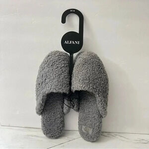 Alfani Slippers Gray Grey Boucle Sherpa Plush Size Medium 7-8 Close Toe